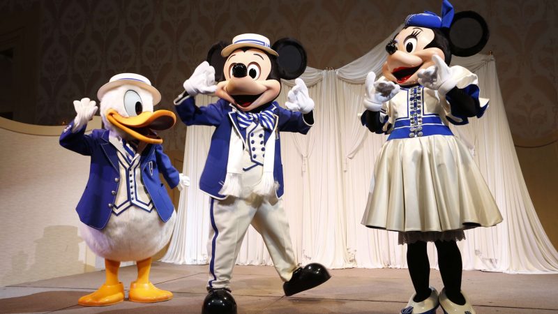 さぁ、開宴！！ミッキー達の登場です！